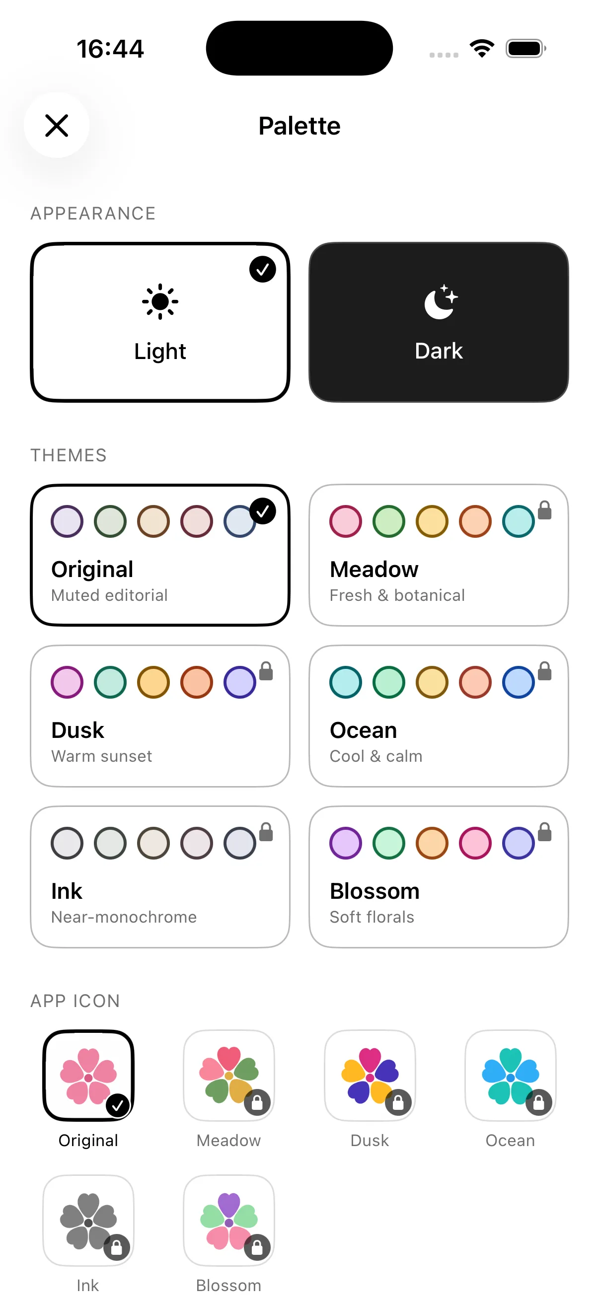 Onuri Palette screen with light and dark appearance, six colour themes and alternate app icons